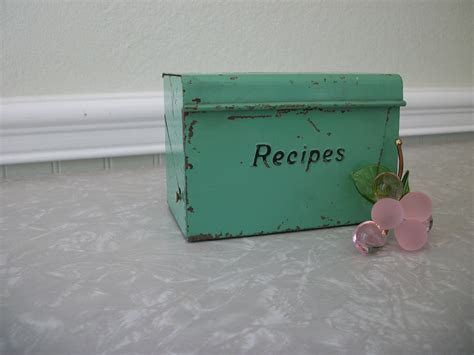 crafts with retro metal recipie boxes|antique recipe boxes and cards.